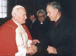 P. Josef Kolácek SJ (vpravo) s Janem Pavlem II